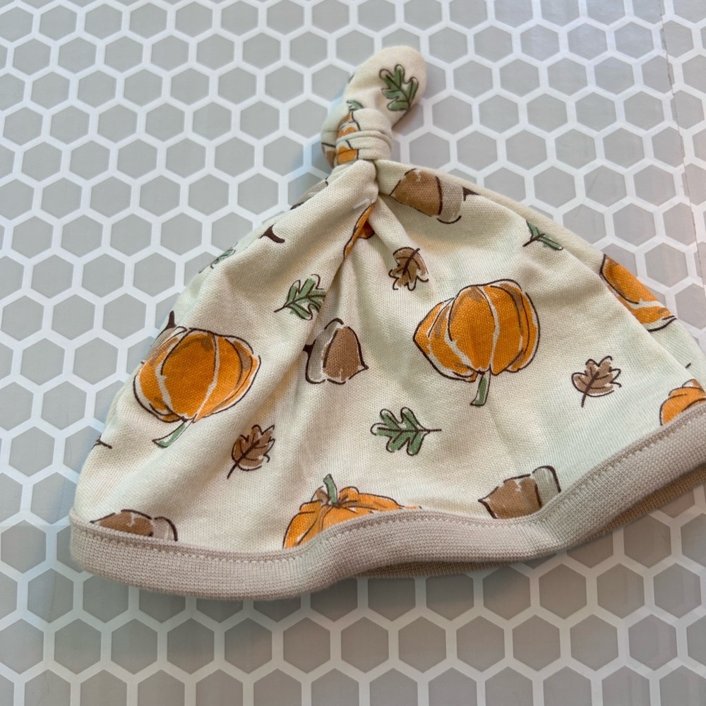 NWT Baby Essentials Neutral Pumpkin Baby Bodysuit Set with Matching Hat & Pants - Picture 3 of 5